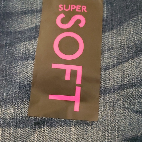 No Boundaries Junior's Jean Skirt NWT - Picture 4 of 6